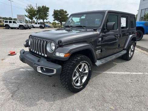 Used 2019 Jeep Wrangler Unlimited Sahara image 12