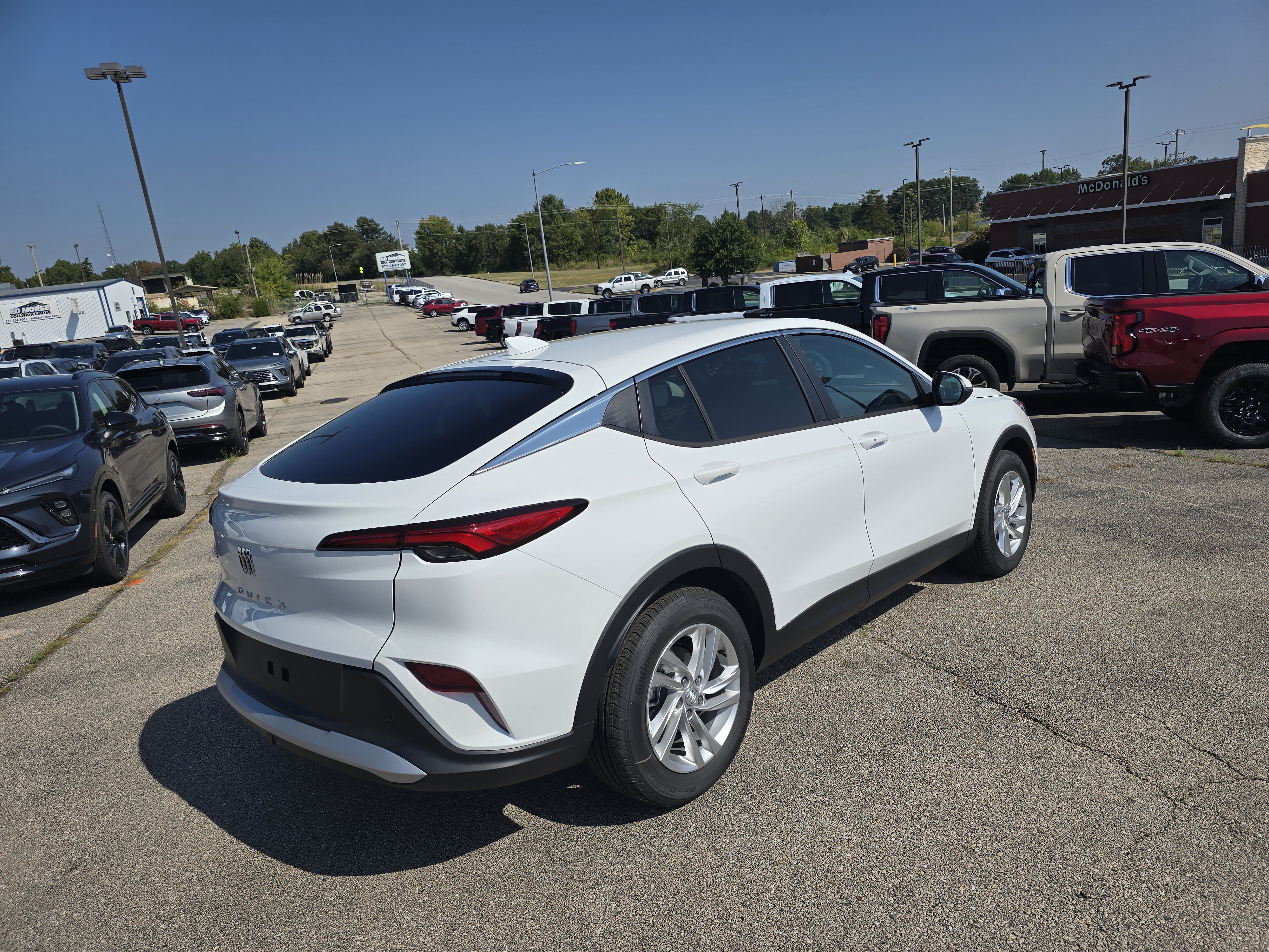 New 2026 Buick Envista Preferred w/ Convenience I Package FWD image 3