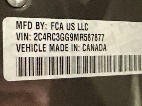 Used 2021 Chrysler Pacifica Limited w/ Premium & Safety Sphere Group AWD/4WD image 34