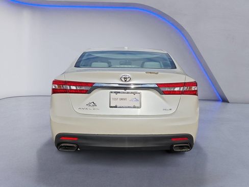 Used 2013 Toyota Avalon XLE Touring w/ Preferred Accessory Package FWD image 4