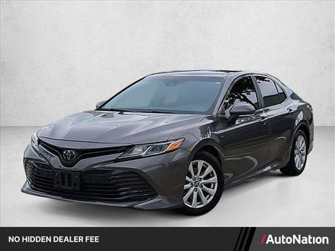 Used 2020 Toyota Camry LE w/ Convenience Package FWD image 1