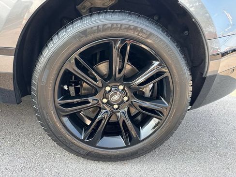 Used 2019 Land Rover Range Rover Velar R-Dynamic SE AWD/4WD image 29