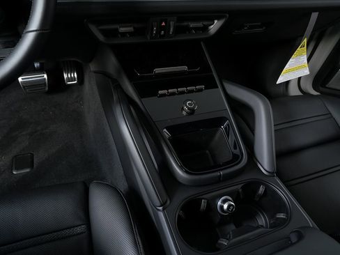 New 2026 Porsche Cayenne Turbo image 16