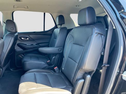 Used 2021 Chevrolet Traverse Premier FWD image 25