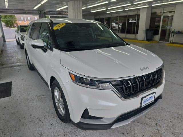 Certified 2024 Kia Carnival LX FWD image 7