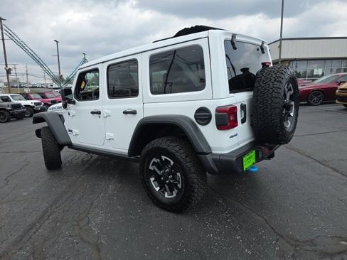 Used 2025 Jeep Wrangler Unlimited Rubicon 4xe w/ Safety Group AWD/4WD image 5