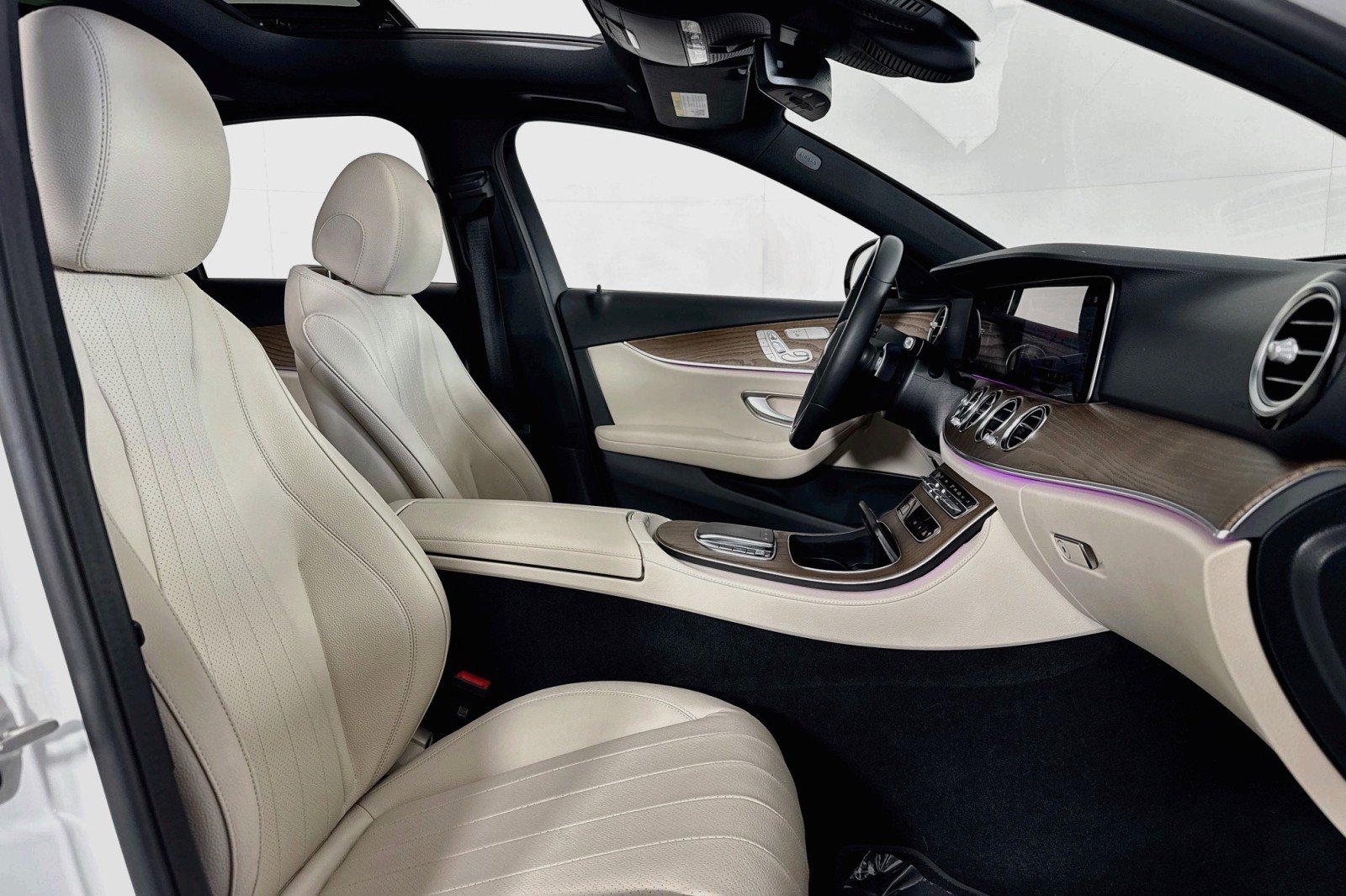 Certified 2023 Mercedes-Benz E 450 4MATIC Sedan w/ Premium Package image 8