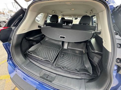 Used 2019 Nissan Rogue S image 31
