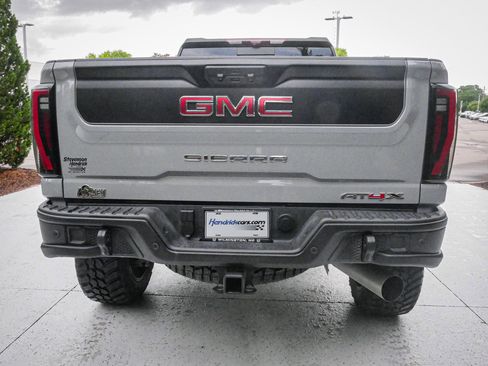 Used 2025 GMC Sierra 2500 AT4X w/ AT4X AEV Edition AWD/4WD image 9