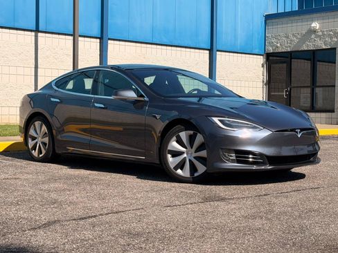 Used 2021 Tesla Model S Long Range Plus AWD/4WD image 3