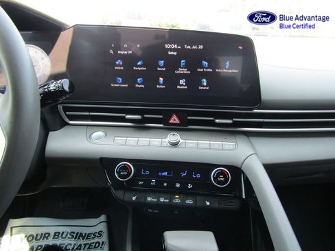 Used 2023 Hyundai Elantra SEL w/ Convenience Package FWD image 18