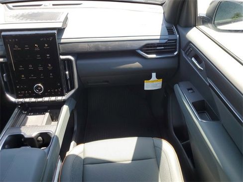 New 2025 GMC Acadia AT4 w/ Super Cruise Package image 23