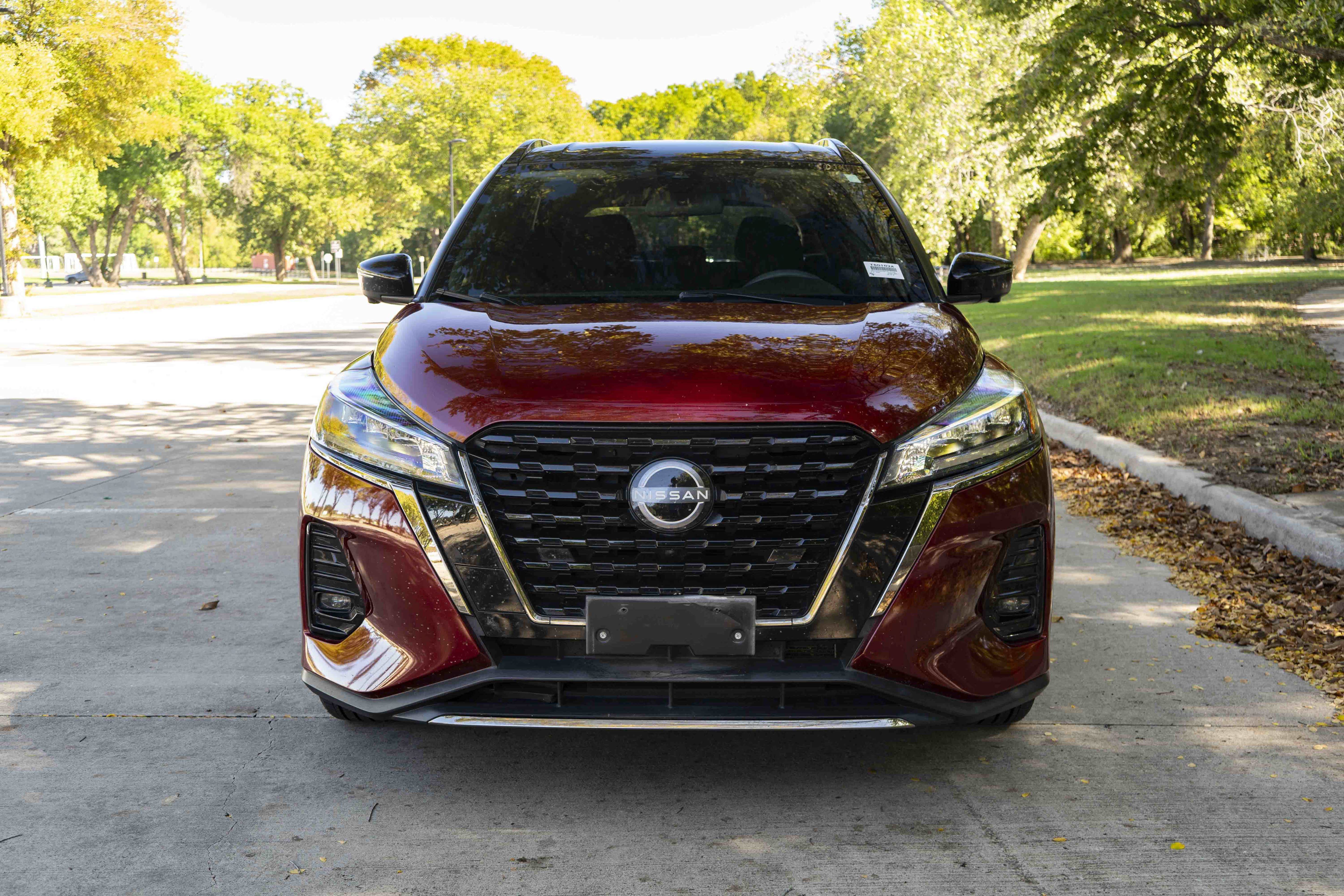 Used 2023 Nissan Kicks SR FWD image 3