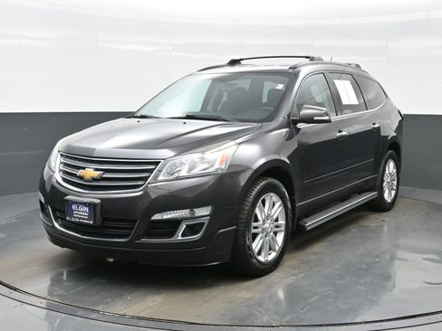 Used 2015 Chevrolet Traverse LT w/ Style and Technology Package image 1