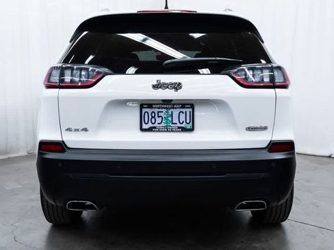 Used 2019 Jeep Cherokee Latitude Plus w/ Comfort/Convenience Group AWD/4WD image 5