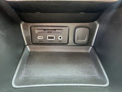 Used 2019 GMC Terrain SLT w/ Infotainment Package II AWD/4WD image 24