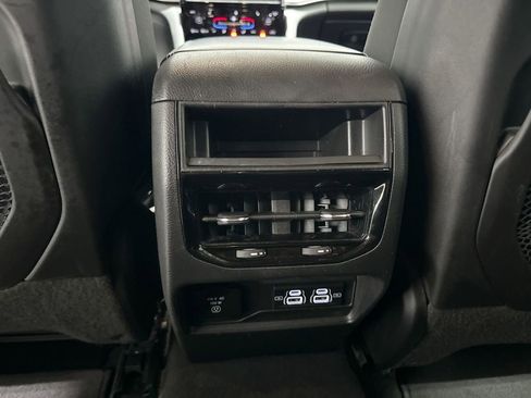 Used 2024 Jeep Grand Cherokee Altitude image 22