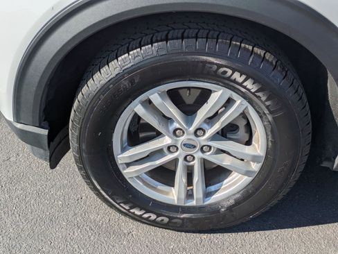 Used 2024 Ford Explorer XLT w/ Equipment Group 202A image 13