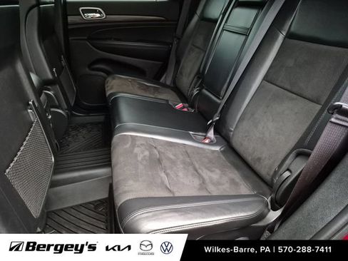 Used 2021 Jeep Grand Cherokee Laredo X AWD/4WD image 24
