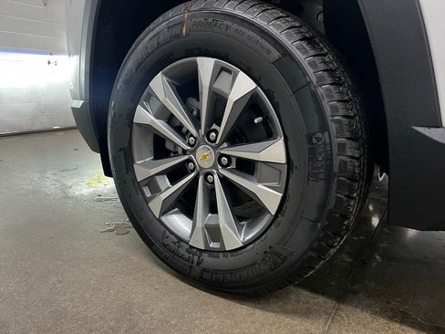 New 2026 Chevrolet Equinox LT AWD/4WD image 10