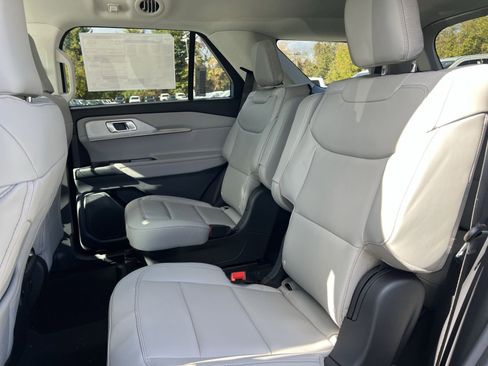 New 2026 Ford Explorer Active w/ Active Comfort Package image 24