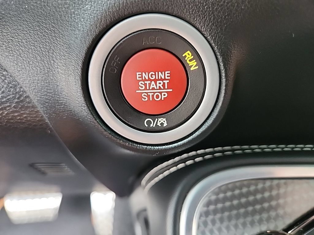 Used 2021 Dodge Challenger SRT Hellcat w/ Plus Package RWD image 17