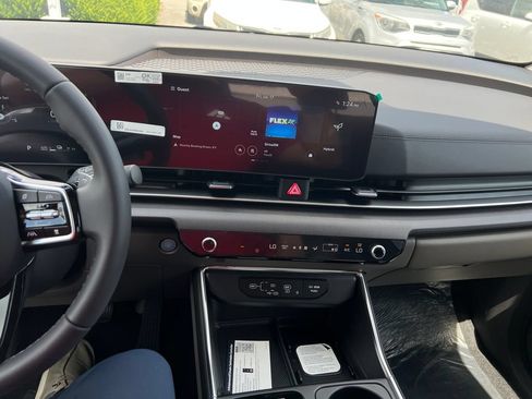 New 2026 Kia Carnival SX FWD image 20