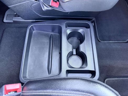 Used 2020 Ford Explorer XLT w/ Equipment Group 202A AWD/4WD image 27