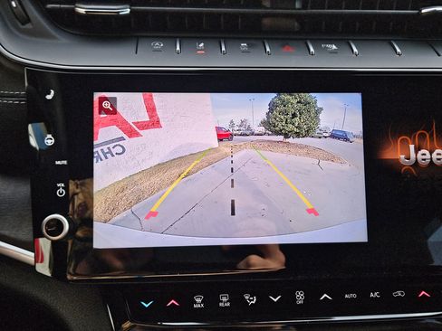 New 2026 Jeep Grand Cherokee Altitude image 28