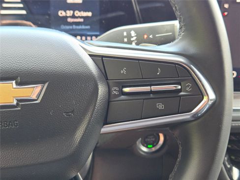 Used 2025 Chevrolet Suburban LT AWD/4WD image 34