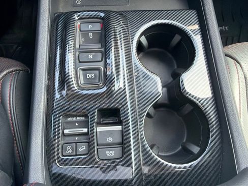 Used 2024 Honda Pilot Elite image 22