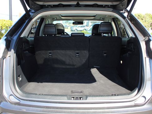 Used 2019 Ford Edge Titanium w/ Equipment Group 301A AWD/4WD image 17