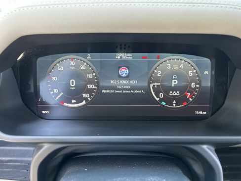 Used 2023 Land Rover Defender 110 S AWD/4WD image 29