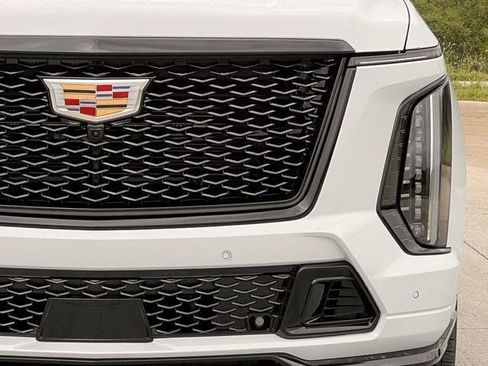 New 2026 Cadillac Escalade V AWD/4WD image 8
