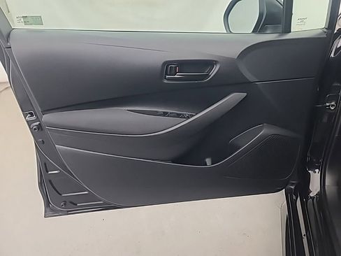 Used 2025 Toyota Corolla LE image 23
