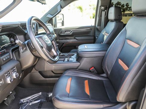 Used 2024 GMC Sierra 2500 AT4 w/ AT4 Premium Plus Package image 17