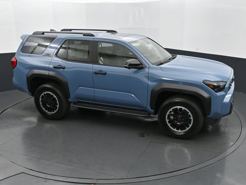 Used 2025 Toyota 4Runner TRD Off-Road Premium AWD/4WD image 33