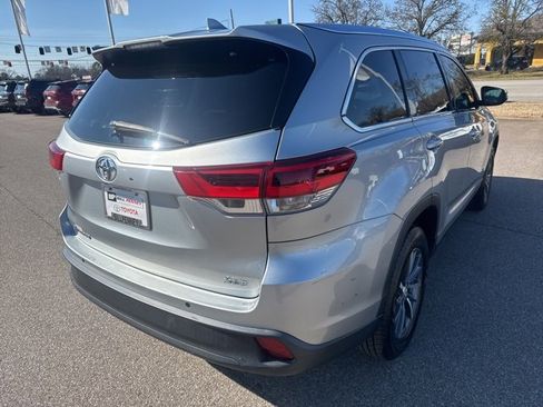 Used 2019 Toyota Highlander XLE image 5