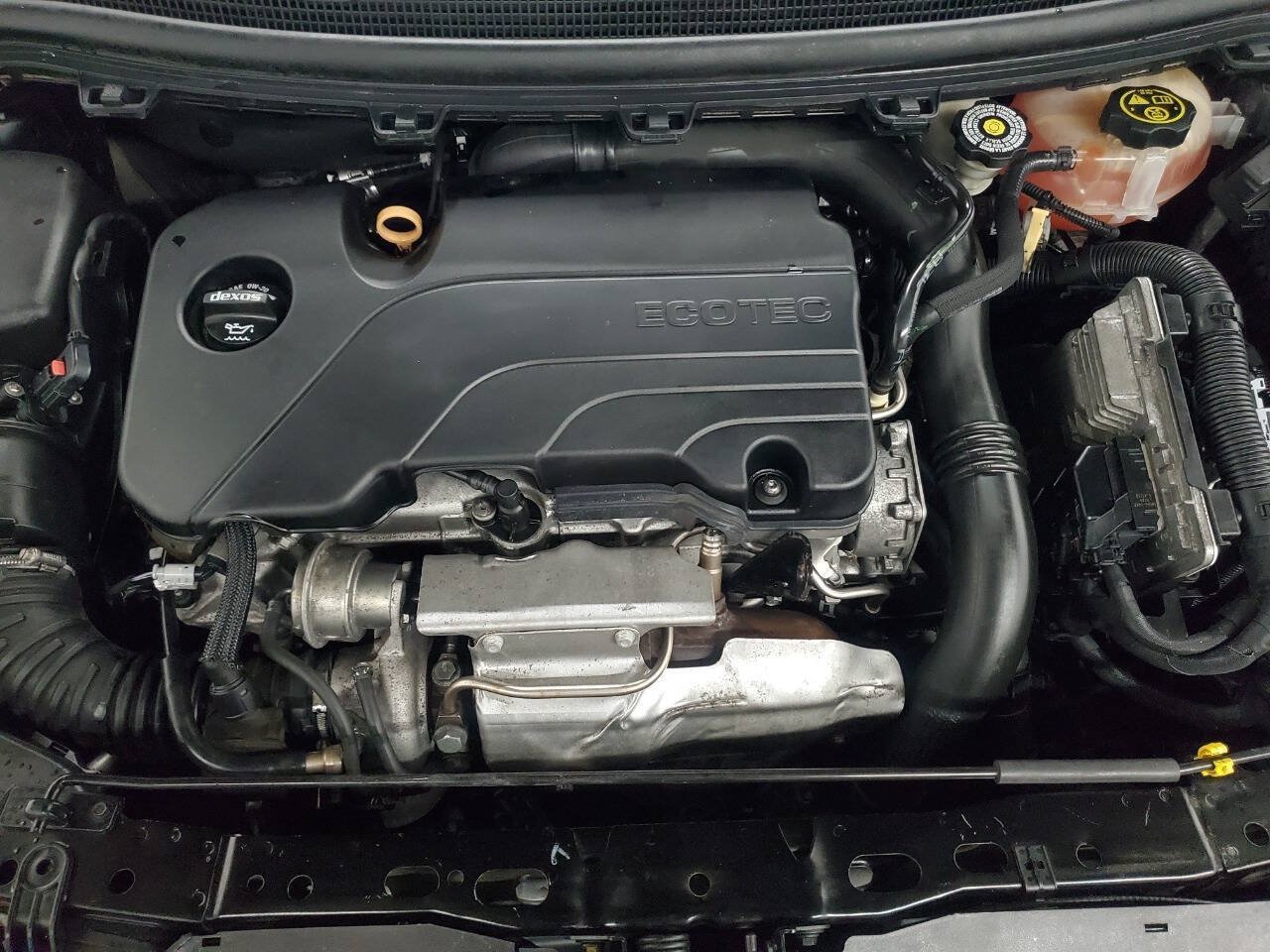 Used 2019 Chevrolet Cruze LS w/ LS Convenience Package FWD image 4
