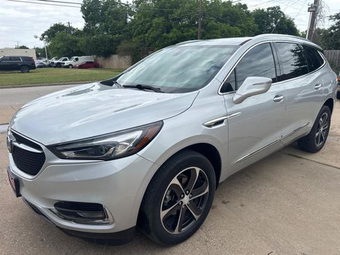 Used 2020 Buick Enclave Essence w/ Sport Touring Edition FWD image 10