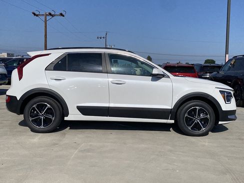 New 2026 Kia Niro LX FWD image 2