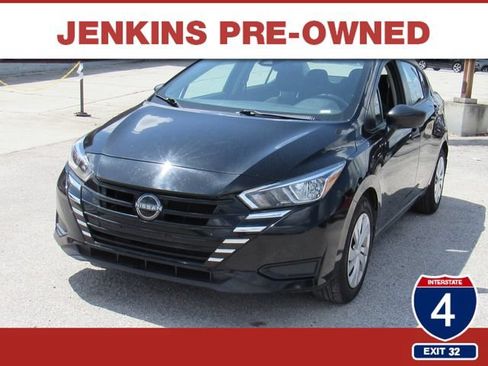 Used 2023 Nissan Versa S w/ Trunk Package FWD image 1