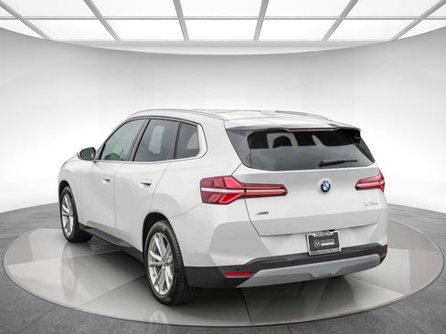 Used 2025 BMW X3 xDrive30i w/ Premium Package AWD/4WD image 2