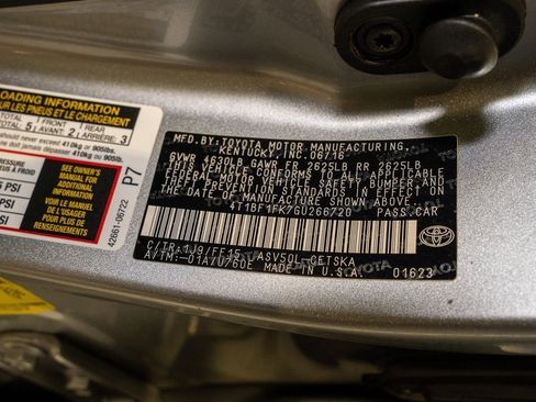 Used 2016 Toyota Camry SE image 18