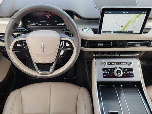 Used 2021 Lincoln Aviator 2WD image 27