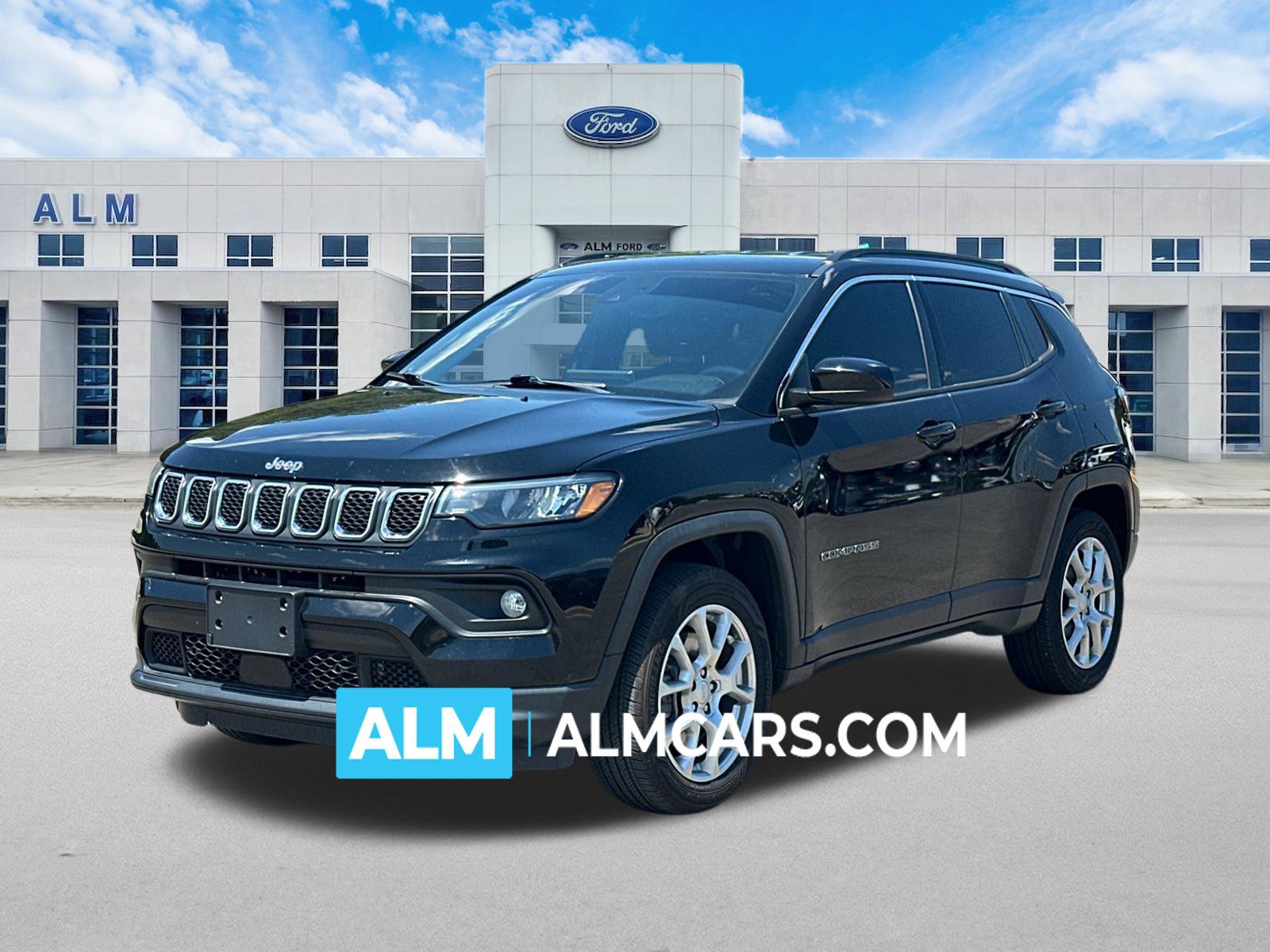 Used 2023 Jeep Compass Latitude AWD/4WD image 1