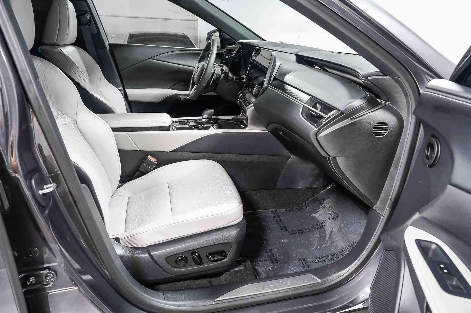 Used 2026 Lexus RX 350h w/ Convenience Package AWD/4WD image 17