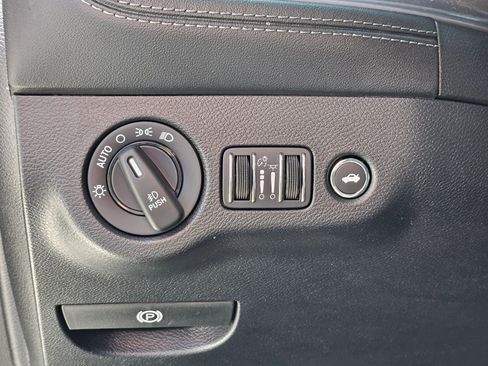 Used 2023 Dodge Challenger R/T w/ Plus Package image 20