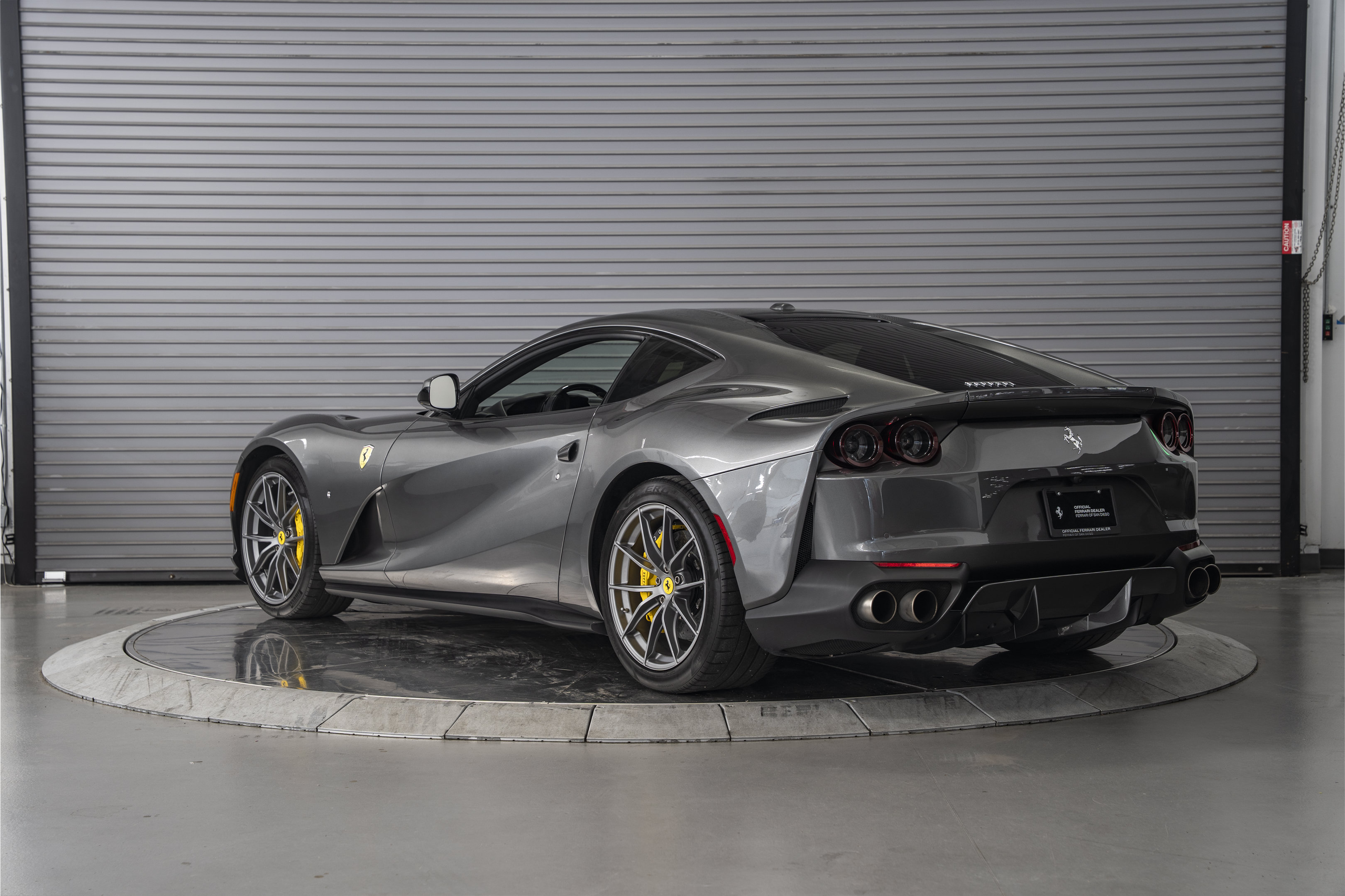 Used 2019 Ferrari 812 Superfast RWD image 3