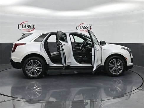 Used 2025 Cadillac XT5 Premium Luxury image 36